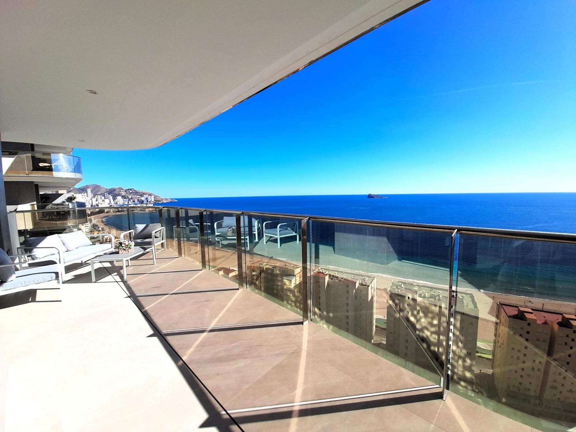 Sunset Cliffs Sea View Apartments 14 Floor Бенидорм Екстериор снимка