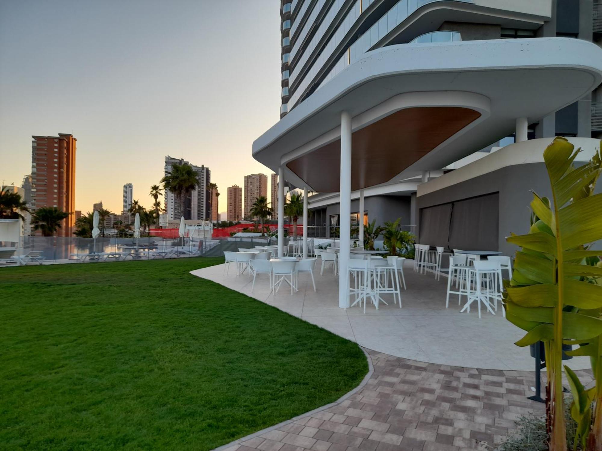 Sunset Cliffs Sea View Apartments 14 Floor Бенидорм Екстериор снимка