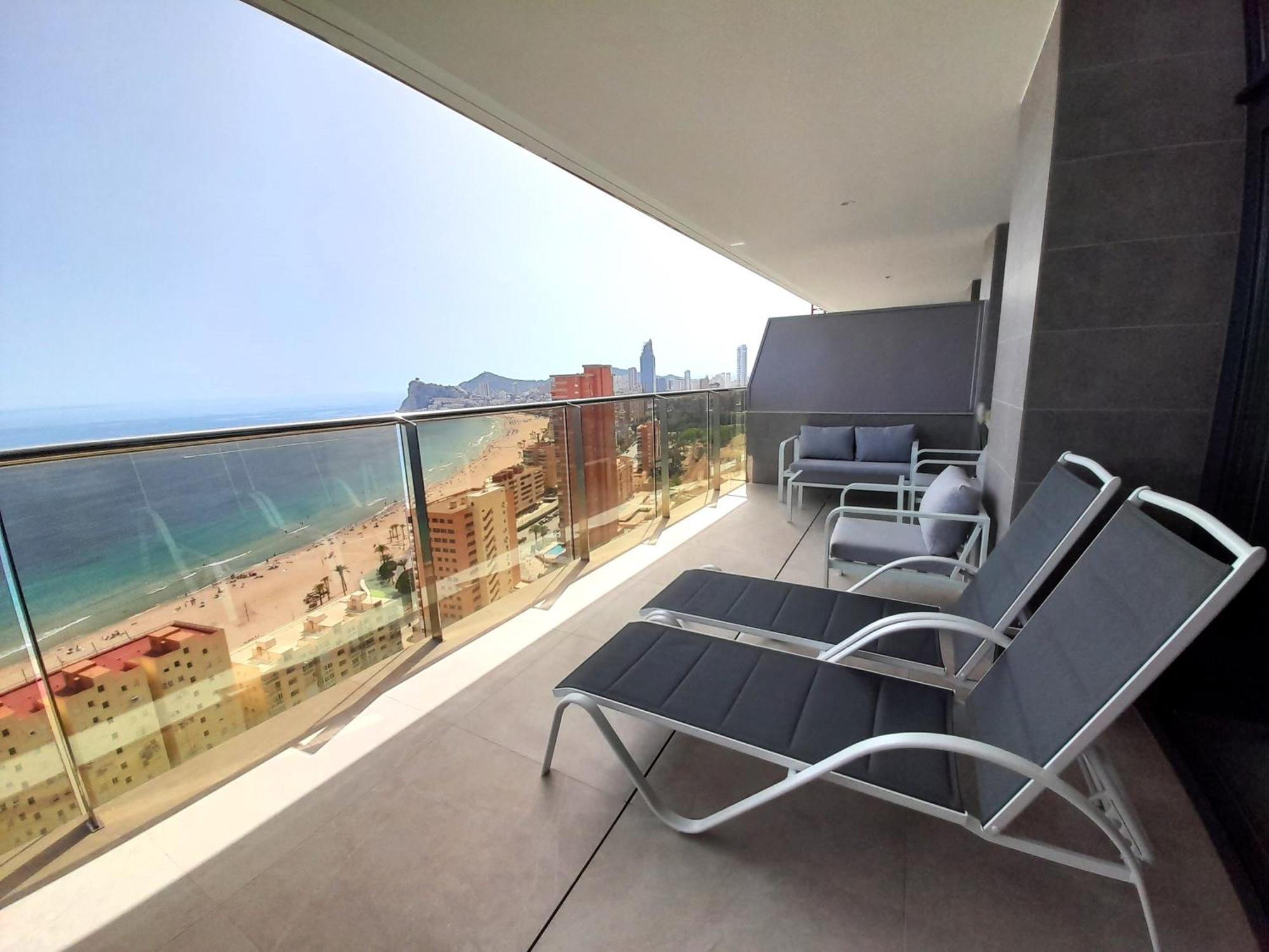 Sunset Cliffs Sea View Apartments 14 Floor Бенидорм Екстериор снимка